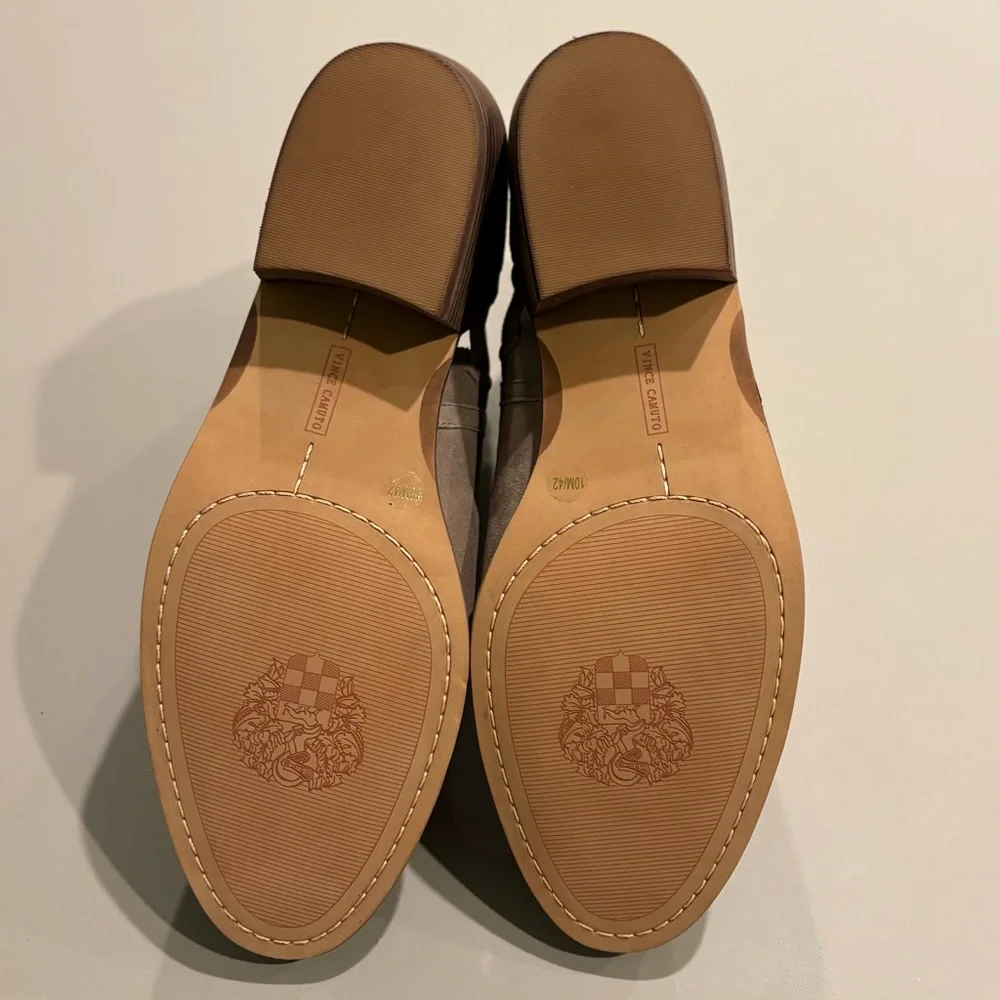 Vince Camuto Pippsy Suede Ankle Booties Cabincore Western low heel taupe - Picture 12 of 13